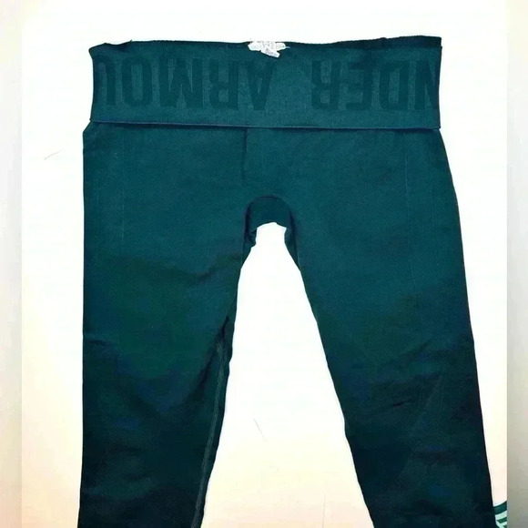 Under Armour Womens Set of 2 items.. 1 Sport Bra, 1 Sport Legging Size Small - Picture 4 of 10